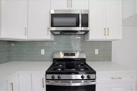 Kitchen - 168 Lark St, Oxnard, CA 93033 photo 2 of 2
