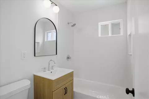 Bath - 168 Lark St, Oxnard, CA 93033 photo 1 of 1