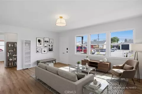 Living - 168 Lark St, Oxnard, CA 93033 photo 1 of 3
