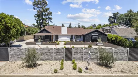 17441 Rayen St, Sherwood Forest, CA 91325