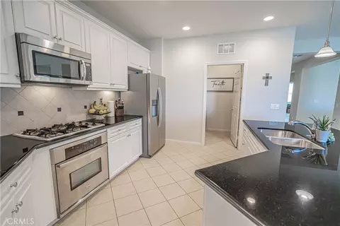 Kitchen - 20311 Amorette Ct, Saugus, CA 91350 photo 2 of 2