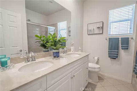 Bath - 20311 Amorette Ct, Saugus, CA 91350 photo 4 of 5