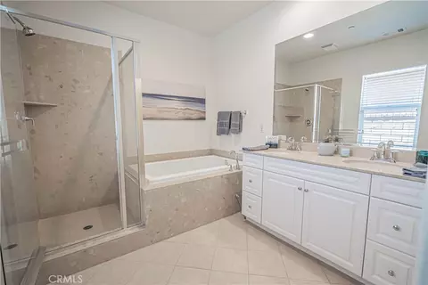 Bath - 20311 Amorette Ct, Saugus, CA 91350 photo 1 of 5