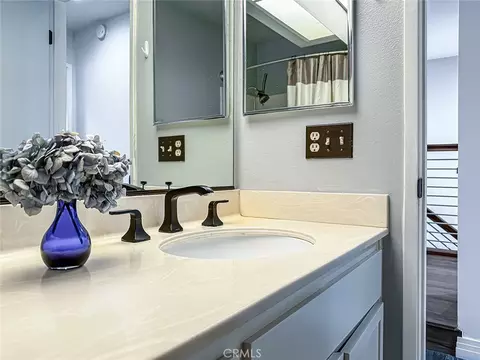 Bath - 4839 Elderberry, Moorpark, CA 93021 photo 3 of 4
