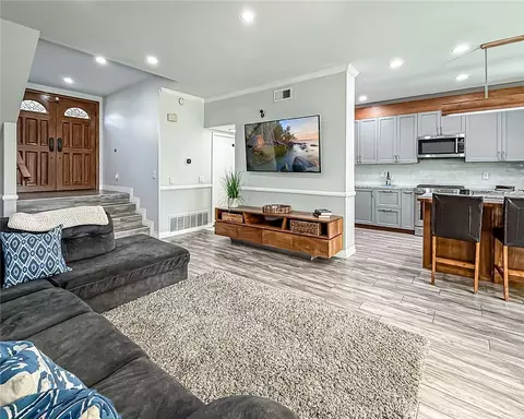 Living - 4839 Elderberry, Moorpark, CA 93021 photo 4 of 4