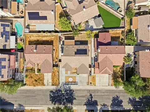 View/Area - 45820 Caledonia Ct, Lancaster, CA 93534 photo 2 of 5