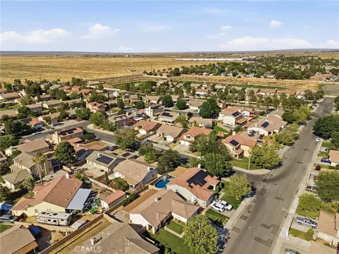 View/Area - 45820 Caledonia Ct, Lancaster, CA 93534 photo 3 of 5