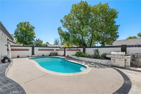 Exterior - 1868 Cloud Ct, Simi Valley, CA 93065 photo 3 of 8