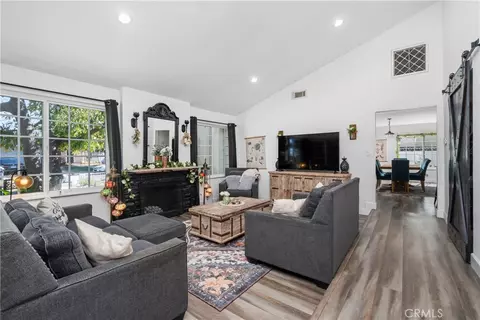 Entry Way - 1868 Cloud Ct, Simi Valley, CA 93065 photo 1 of 2