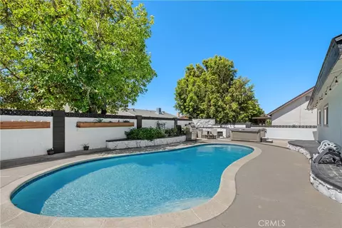 Exterior - 1868 Cloud Ct, Simi Valley, CA 93065 photo 5 of 8