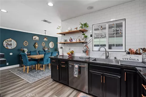 Kitchen - 1868 Cloud Ct, Simi Valley, CA 93065 photo 3 of 3