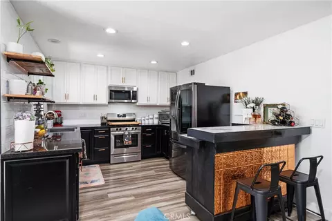 Kitchen - 1868 Cloud Ct, Simi Valley, CA 93065 photo 1 of 3