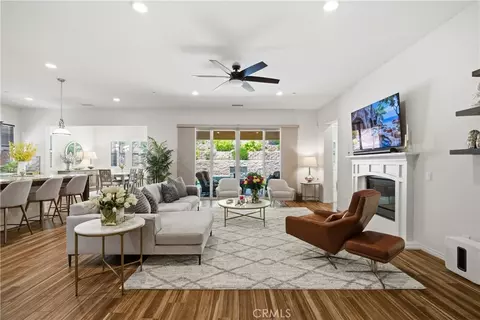 4977 Hydepark Dr, Agoura Hills, CA 91301