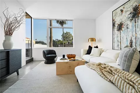 1121 Abbot Kinney, Venice, CA 90291
