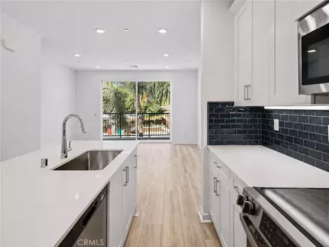 9425 N Sepulveda Blvd #4, North Hills, CA 91343