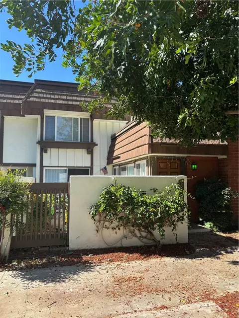 22220 James Alan Cir #2, Chatsworth, CA 91311
