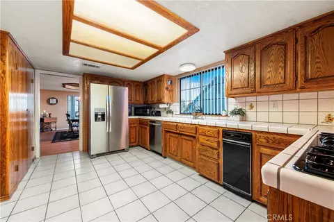 Kitchen - 6716 Granada Dr, Palmdale, CA 93551 photo 1 of 4