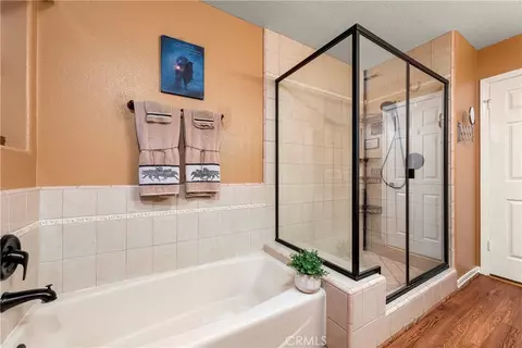 Bath - 6716 Granada Dr, Palmdale, CA 93551 photo 5 of 5