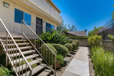 10215 Variel Ave #14, Chatsworth, CA 91311