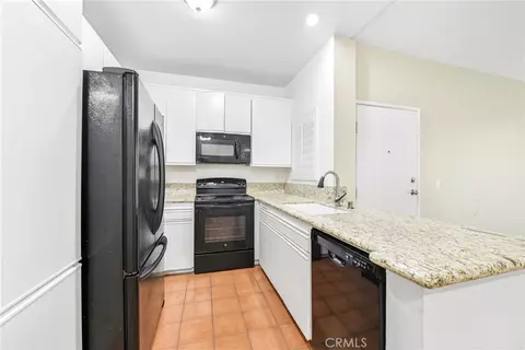 Kitchen - 27668 Haskell Canyon Rd, Saugus, CA 91350 photo 1 of 1