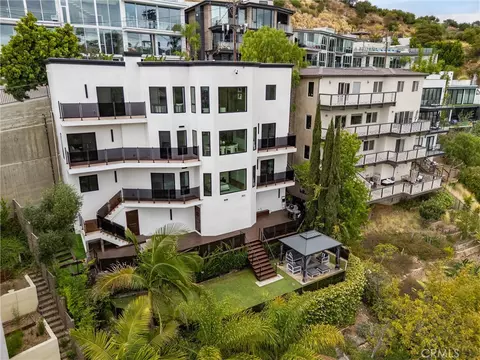 6438 Georgius, Los Angeles, CA 90068