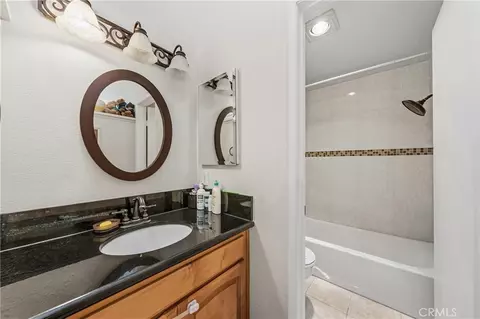 Bath - 6284 Corte Barata, Camarillo, CA 93012 photo 2 of 3