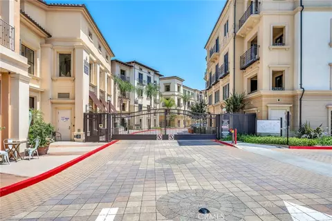 23500 Park Sorrento #E-22, Calabasas, CA 91302