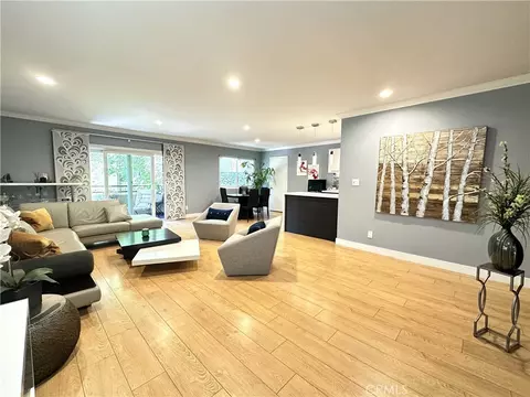 6720 Hillpark Dr #204, Los Angeles, CA 90068