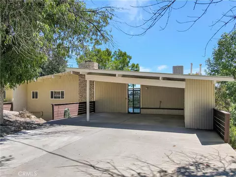 5102 Medina Rd, Woodland Hills, CA 91364