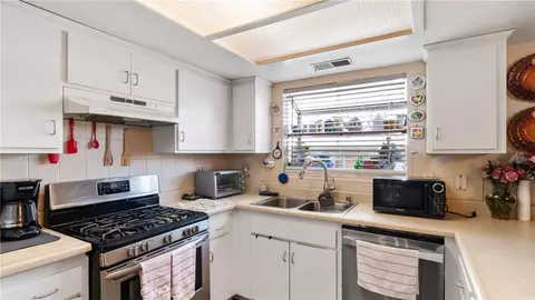 Kitchen - 1146 Chagal, Lancaster, CA 93535 photo 1 of 1