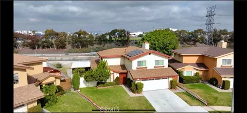 1677 W Bruin St, Los Angeles, CA 90047