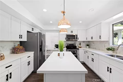 Kitchen - 7971 Sangamon Ave, Sun Valley, CA 91352 photo 2 of 2
