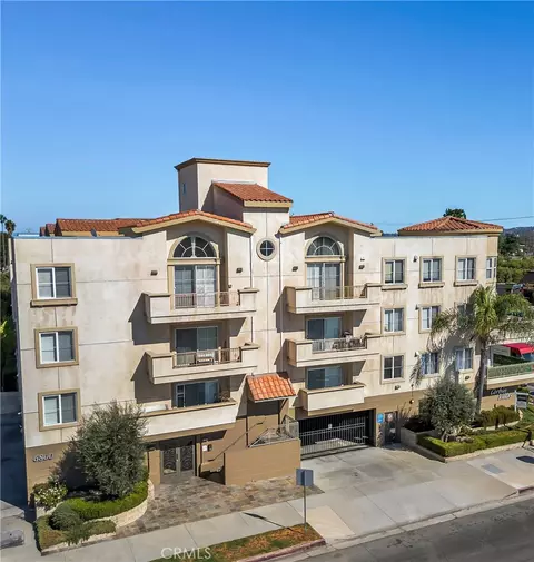 6800 Corbin Ave #308, Reseda, CA 91335