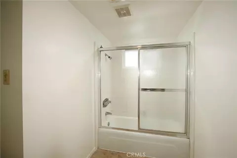 Bath - 4841 Island View St, Oxnard, CA 93035 photo 2 of 4