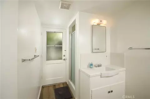 Bath - 4841 Island View St, Oxnard, CA 93035 photo 3 of 4