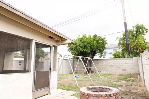Exterior - 2454 Invar Ct, Simi Valley, CA 93065 photo 5 of 8