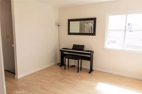 Living - 2454 Invar Ct, Simi Valley, CA 93065 photo 2 of 2