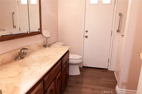 Bath - 2454 Invar Ct, Simi Valley, CA 93065 photo 1 of 7