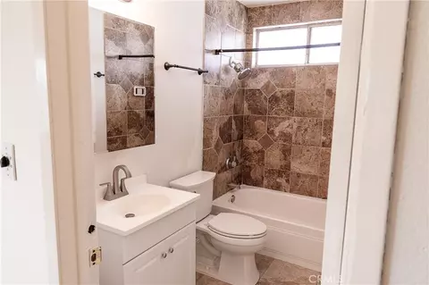 Bath - 2454 Invar Ct, Simi Valley, CA 93065 photo 5 of 7