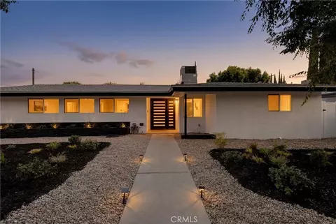 20540 Oxnard St, Woodland Hills, CA 91367