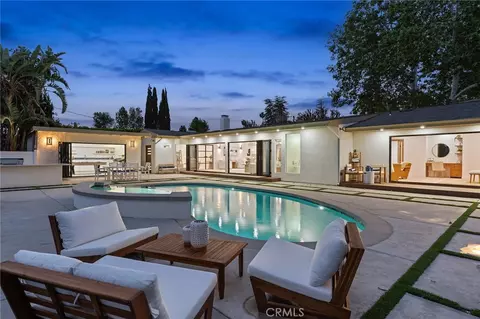 23925 Crosson Dr, Woodland Hills, CA 91367