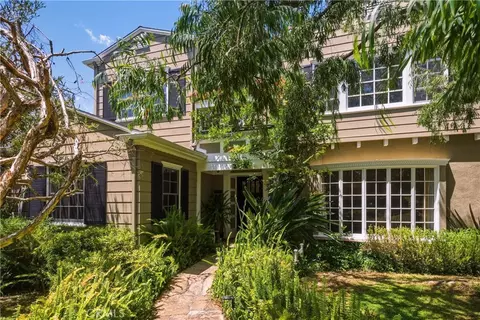 9127 Cresta Dr, Los Angeles, CA 90035