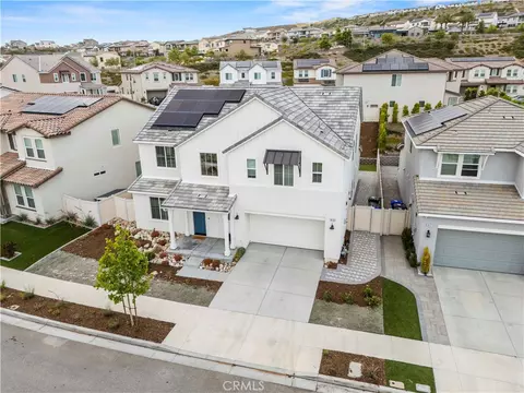 View/Area - 18135 Tableau Way, Saugus, CA 91350 photo 1 of 4