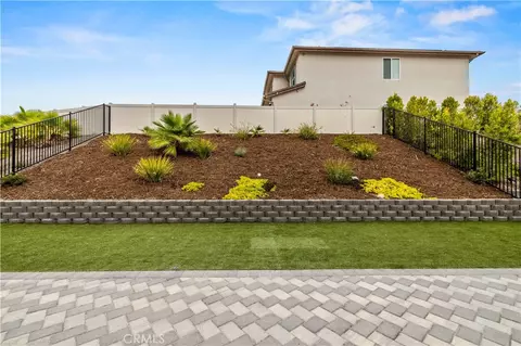 Exterior - 18135 Tableau Way, Saugus, CA 91350 photo 5 of 6