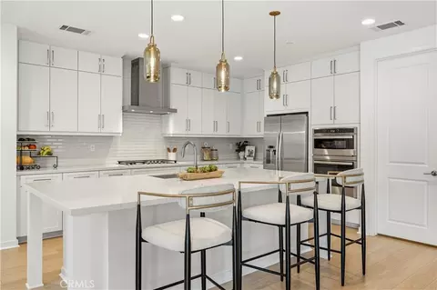 Kitchen - 18135 Tableau Way, Saugus, CA 91350 photo 2 of 3