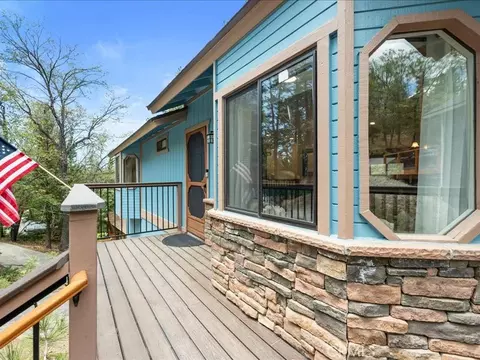 820 Villa Grv, Big Bear City, CA 92314