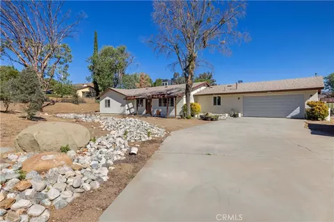 Exterior - 3855 Acton, Acton, CA 93510 photo 2 of 10