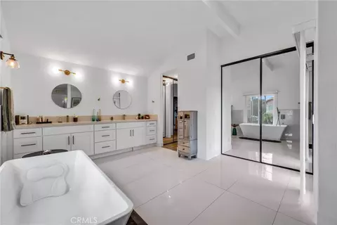 Bath - 29795 Eagle Pt, Canyon Lake, CA 92587 photo 4 of 6