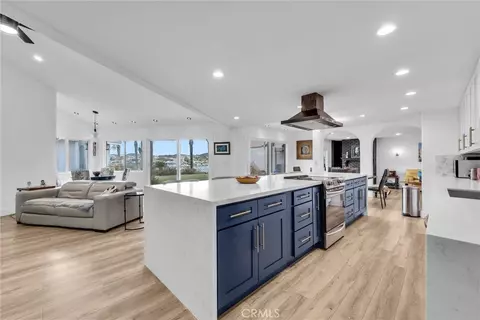 Kitchen - 29795 Eagle Pt, Canyon Lake, CA 92587 photo 2 of 4