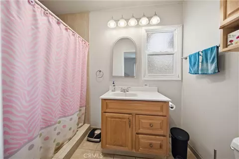 Bath - 6853 Vanalden Ave, Reseda, CA 91335 photo 2 of 2